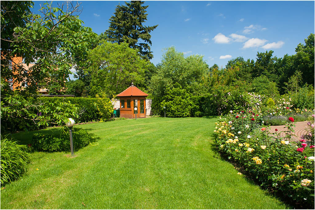 SAUNAVERSUM - in Park und Ferienanlage